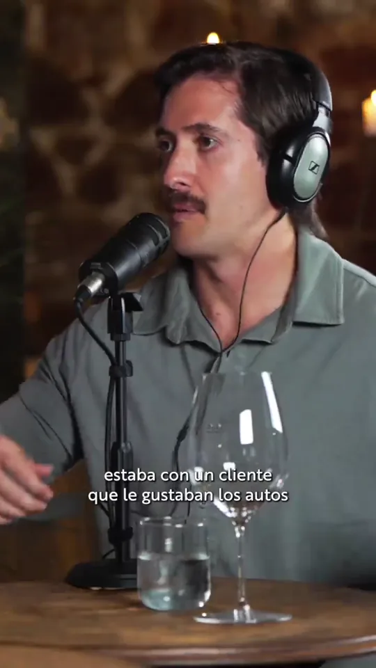 Nino Deicas en la mesa de Fogón